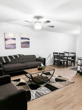 Central Casa Grande 2 BR Apt, 3 Beds with Backyard